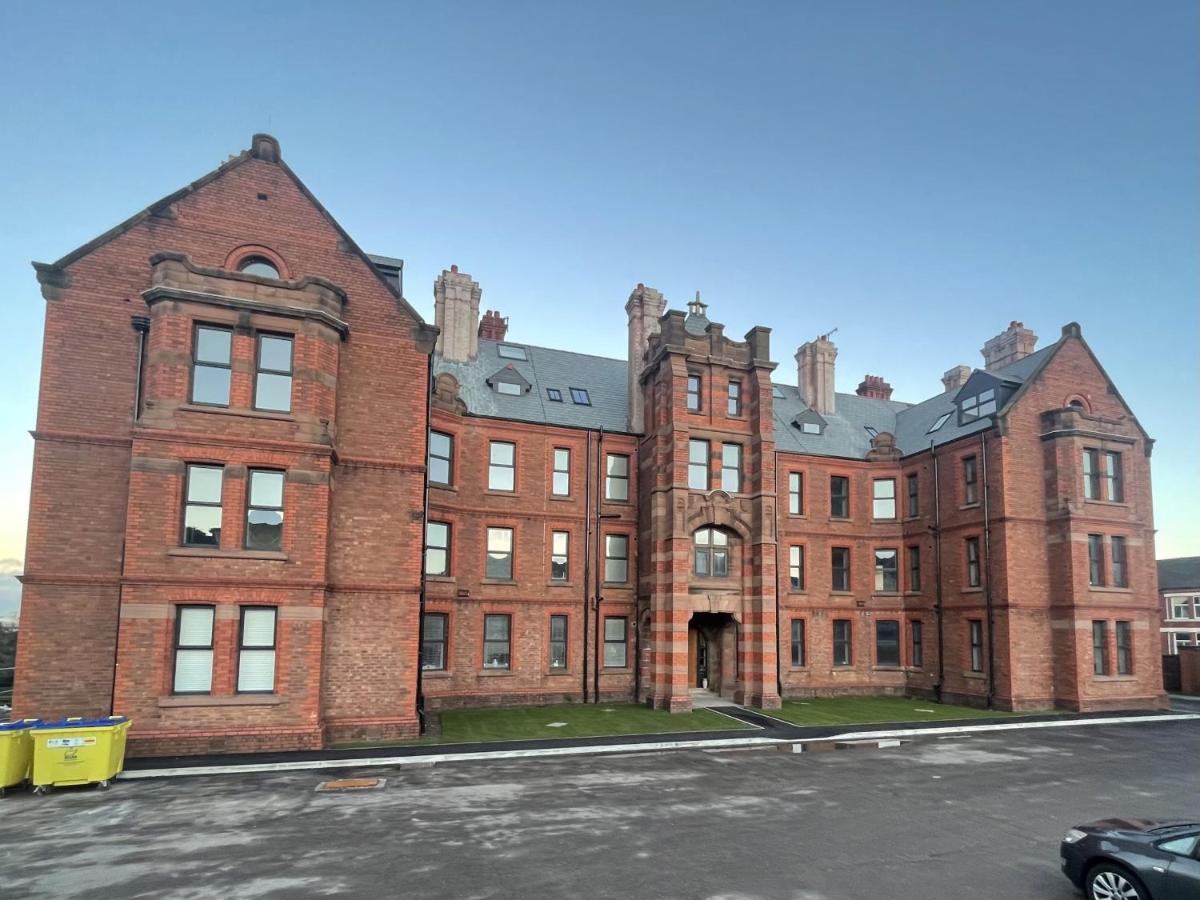 Gibson Manor Apartments Wallasey Exterior foto
